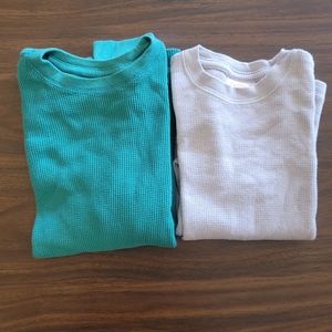 2 thermal shirts 5T Cat & Jack